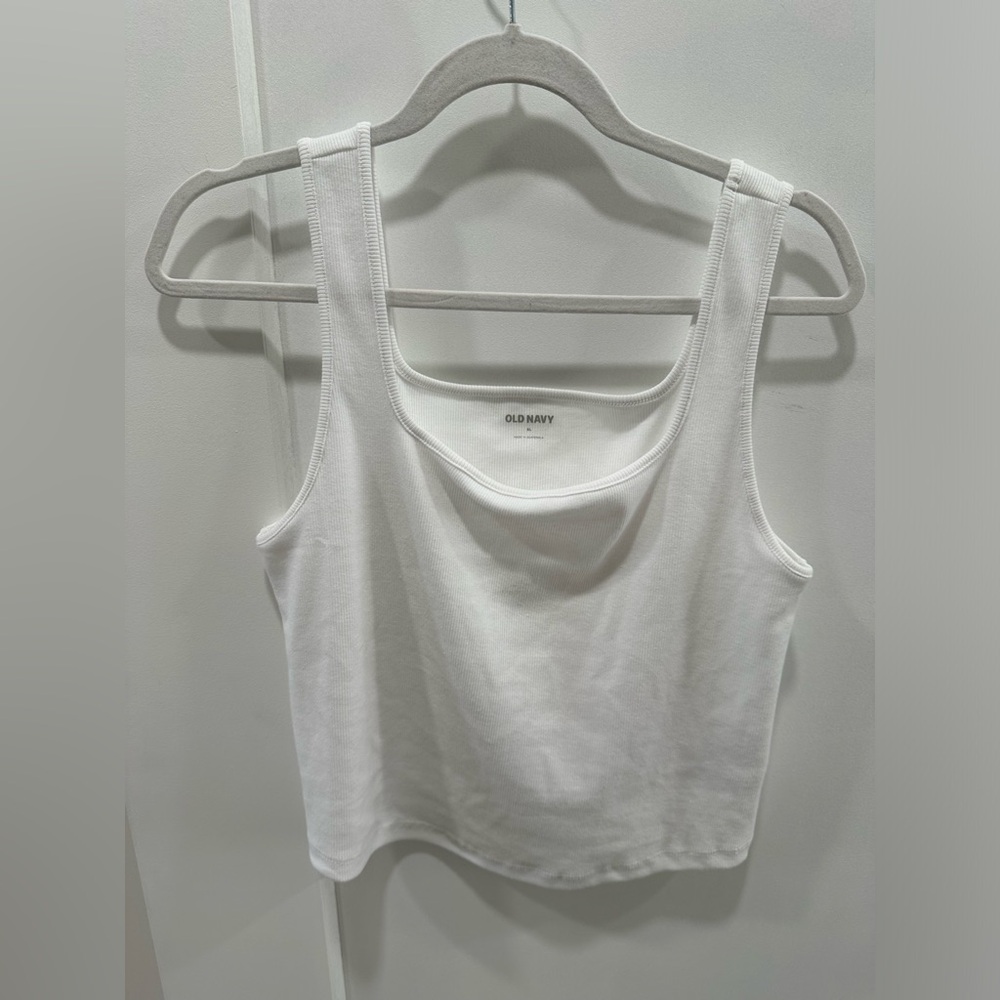 Old navy tank top never worn